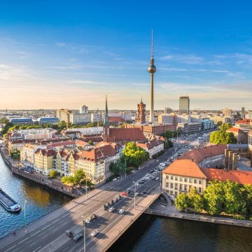 Americans Considering Europe for Relocation