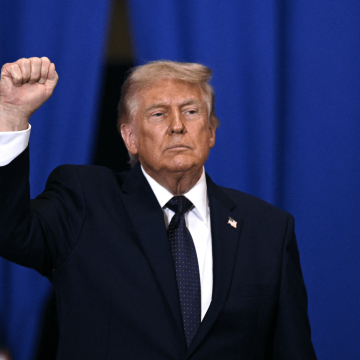 144973f0-f382-4704-a5da-bc3133f2e270 Trump’s Approval Ratings Face Decline Across U.S. States