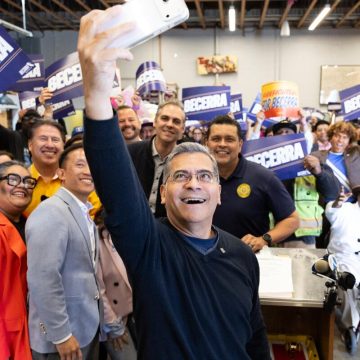 California Primary Poll Shows Tight Race Among Candidates