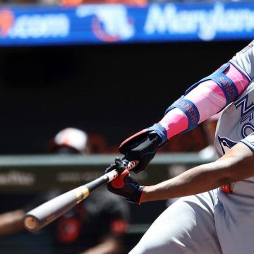 Blue Jays’ Jesús Sánchez Hit by Ball from Stands, X-rays Clear