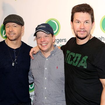 2b3fc8b1-1325-465d-b293-80936954d561 Wahlburgers Chef Paul Wahlberg’s Simple Tips for Memorial Day Burgers