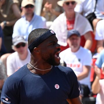 2c542a7b-8836-4b0a-8b24-61d91d7e005d Gauff Exits French Open as Potapova Advances; Osaka Shines in Style