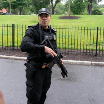 2d6a1f73-6e2a-4dbd-b5b5-c329dc77ec4d Homeland Security Threatens Customs Reduction in Sanctuary Cities