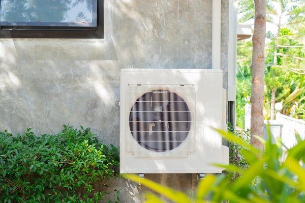 37d628f8-6e43-4f76-a901-ebfe858821ca Optimal Timing for Purchasing HVAC Systems and Cost-Saving Strategies