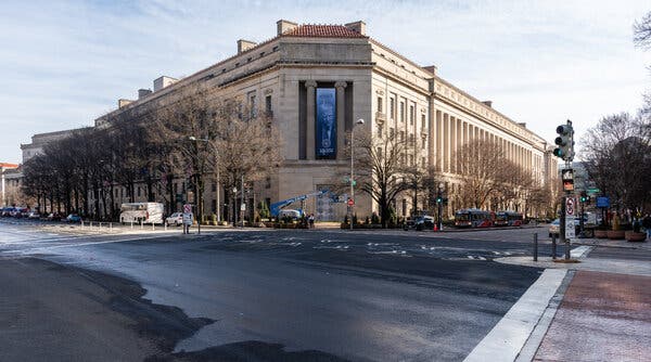 3f7936a4-be78-4555-b1cd-9153d27dc657 Judges and Grand Juries Losing Faith in Justice Department