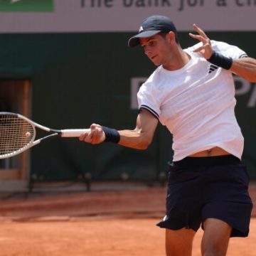 44d6323c-27d8-486a-a04a-eb57b4a2de7b Djokovic Falls to Teen Fonseca in French Open