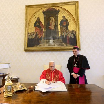 Pope Leo XIV Calls for Regulation of AI in Encyclical ‘Magnifica Humanitas’