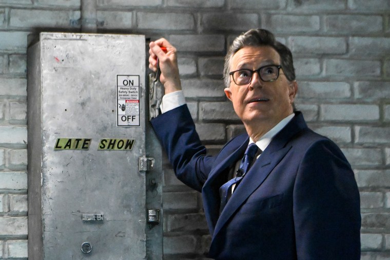 486f75da-ecdd-4a3a-950e-741dfddce9ba CBS Halts Copyright Notices After Criticism Over Colbert Appearance