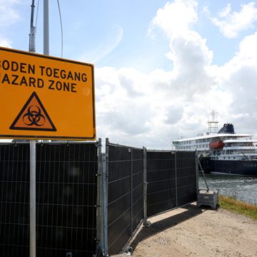 4b870fd4-fbb9-4eb5-ba0d-fd8a66b31897 Cruise Ship With Hantavirus Outbreak Docks in Netherlands