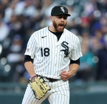 White Sox’s Murakami Exits Game with Hamstring Injury