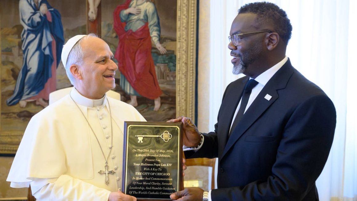 Chicago Mayor Seeks Pope’s Support for Reparations