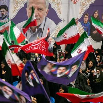 65d3db9b-05b1-4fd7-a9e9-347d7ade6f5c U.S.-Iran Negotiations Face Complicated Dynamics Amid Differing Statements