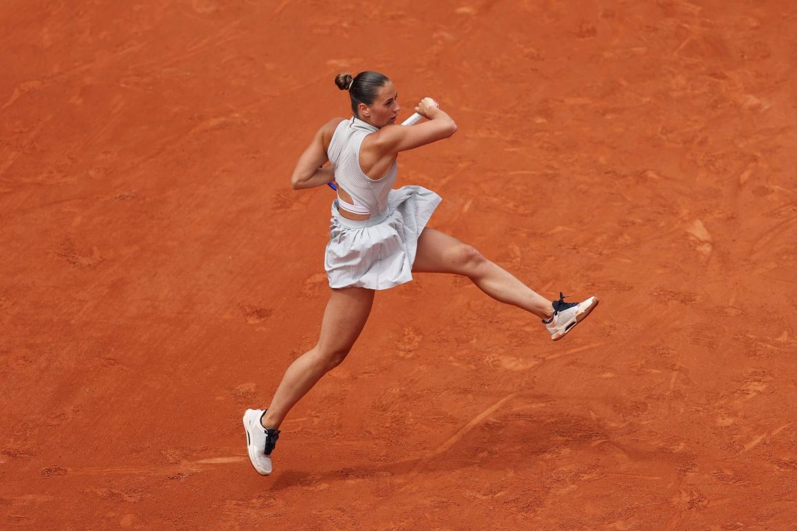 Marta Kostyuk Upsets Iga Świątek at French Open
