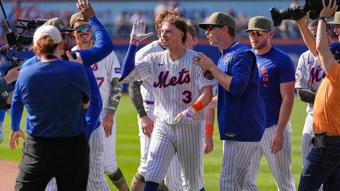 Mets Secure Dramatic Win in Subway Series