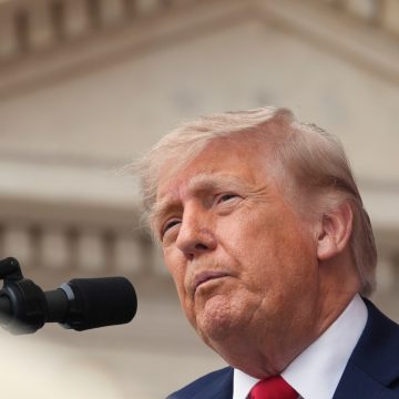 76355c4c-a8fa-4ec2-888c-5b59543e3d57 Trump Faces Record Low Approval on Inflation