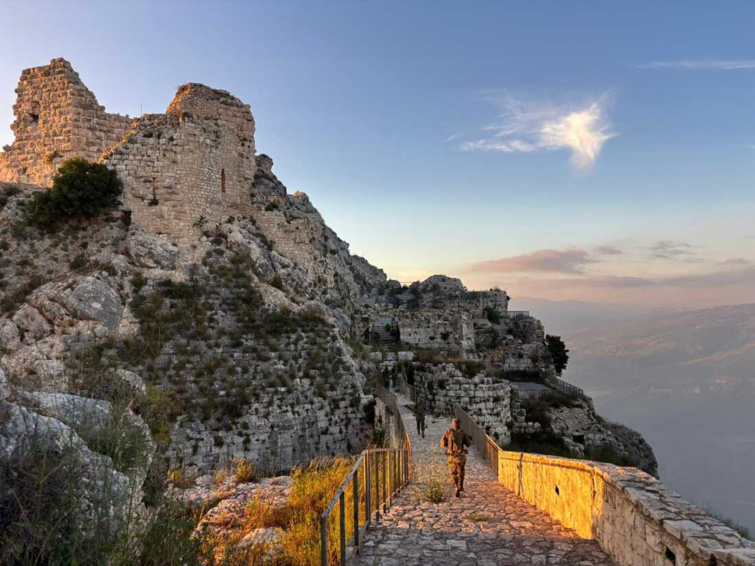 774614b2-2bac-49fc-b729-56bdb721da69 Escalation of Conflict as Israeli Forces Capture Beaufort Castle in Lebanon