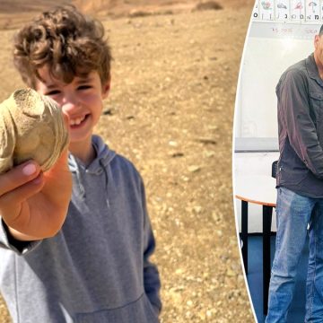 Young Boy Discovers Ancient Roman Statuette Fragment in Negev Desert