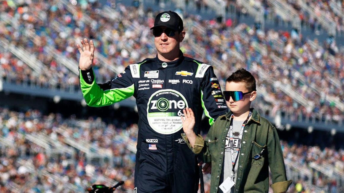 7a5532da-9f79-46b3-98a6-0fe15a036d0d Alex Palou Leads Indianapolis 500 Amid Mournful Racing Community