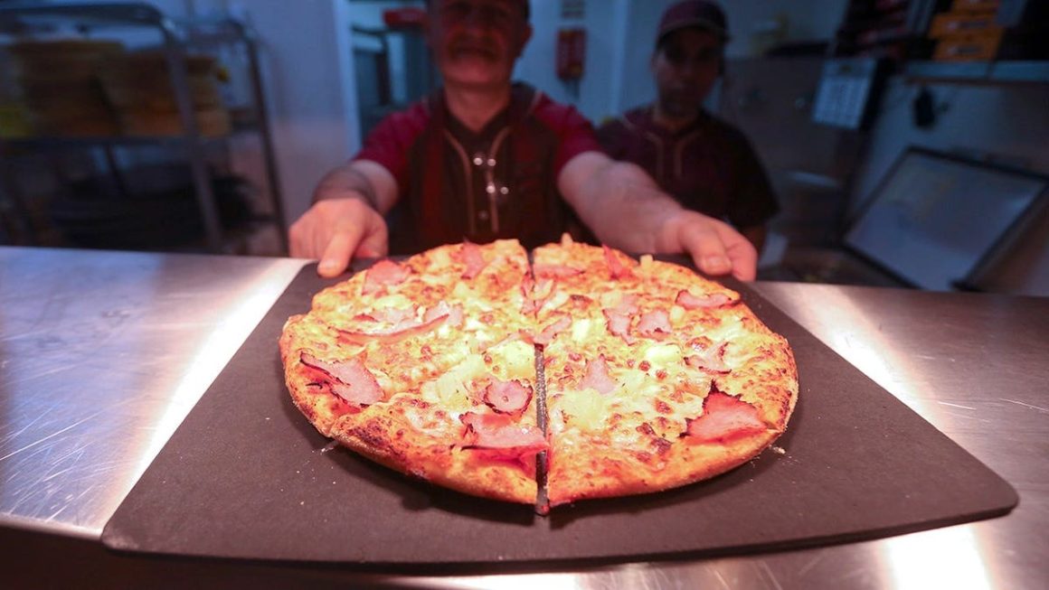 Pizza Hut Tops Survey as America’s Favorite Pizza Chain