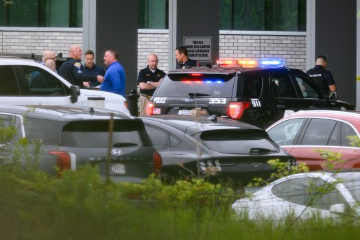 7c2eaf9b-5ad0-40a9-b2b4-c66654e7d033 Shots Fired Near White House Prompt Security Measures