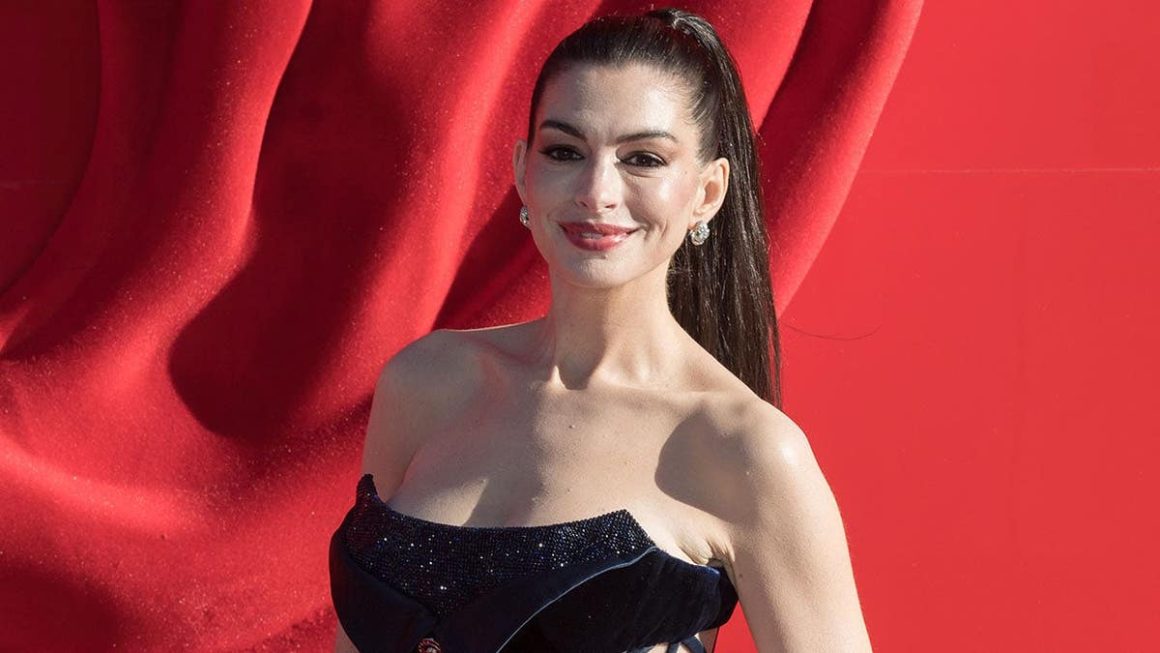 812e87b1-f0c3-4cea-8b96-3e4ee58ef0ef Anne Hathaway Clarifies Facelift Rumors with Simple Beauty Hack