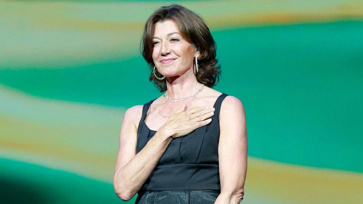 a0679135-523e-4602-b6a2-1120f3d6b760 Amy Grant’s Journey to Healing and Music Amid Health Challenges