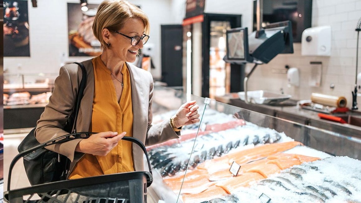 Choosing Between Wild-Caught and Farm-Raised Fish: Insights from Experts