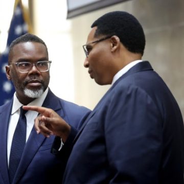 Chicago City Council Freezes ‘One Fair Wage’ Ordinance to Delay Raises for Tipped Workers