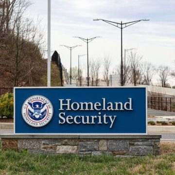 DHS Clarifies Green Card Policy Amid Confusion