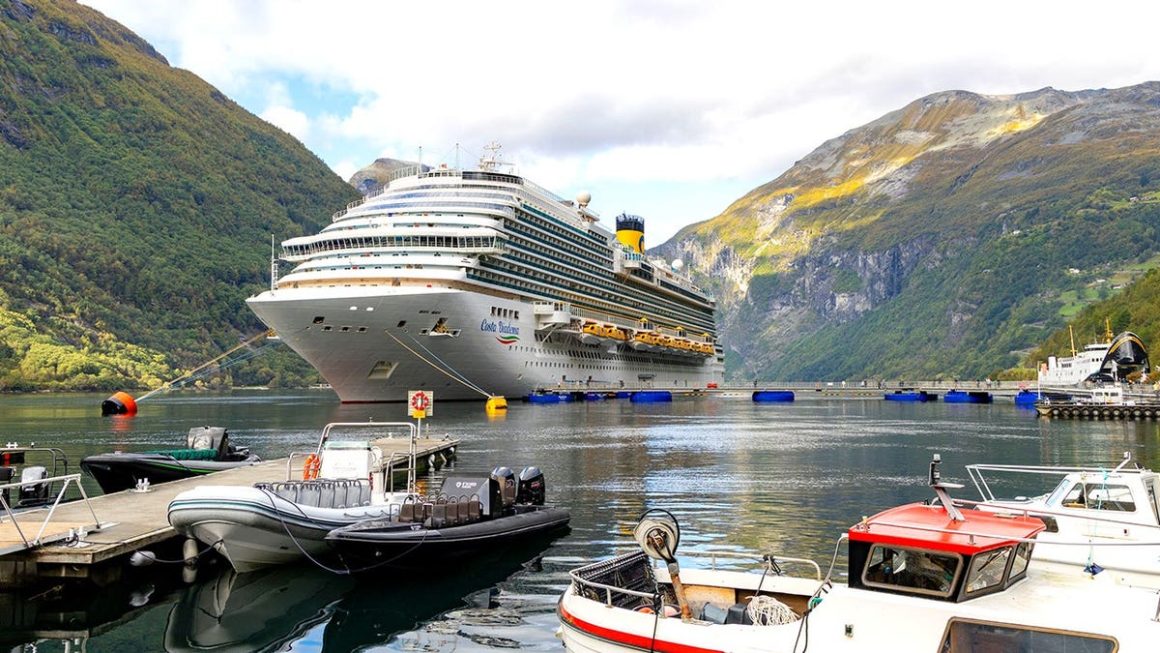 Costa Cruises Enforces Policy on Buffet Food in Cabins