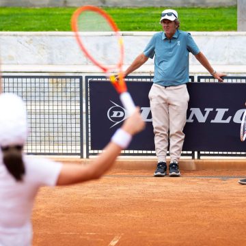 Iga Świątek Adjusts Strategy for Success at French Open