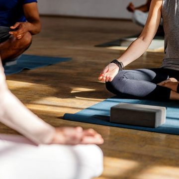 c3905f1a-cfd1-4fb3-8555-5c7d45b5da93 Cancer Survivors Find Relief Through Yoga: Clinical Trial Insights