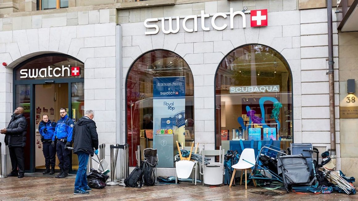 Audemars Piguet Collaborates with Swatch: The Royal Pop Phenomenon