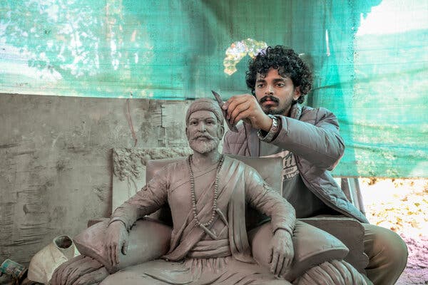 cd8ca632-7a73-4010-a062-76767eca7aa4 The Sculptor Riding India’s Shivaji Craze