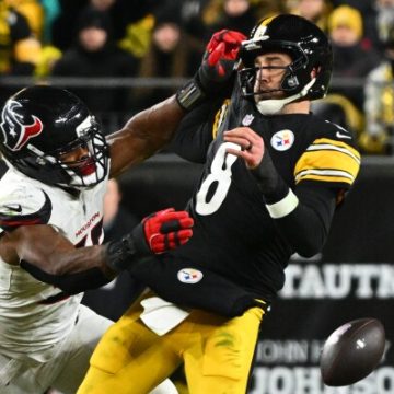Aaron Rodgers Announces Final NFL Season with the Steelers