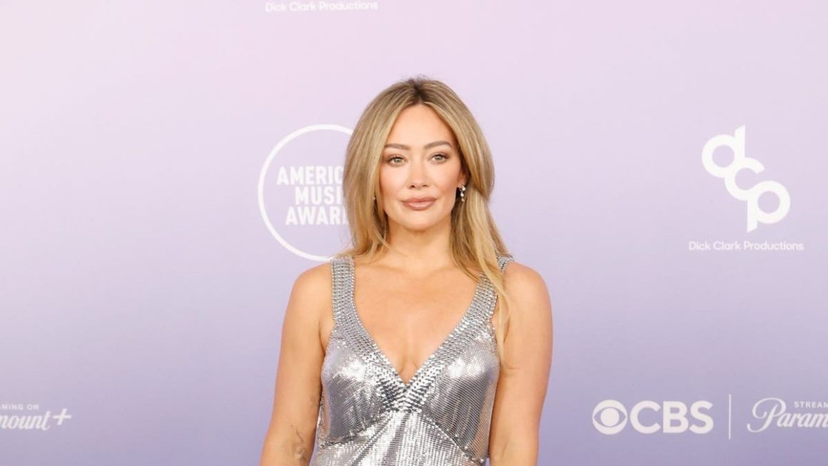Highlights from the 2026 American Music Awards Red Carpet Fashion