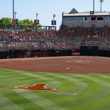 db974891-1ac6-4c0c-84a9-9c1081cd2057 Texas Longhorns Softball Advances Amid Hot Mic Controversy