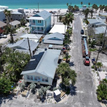 dee4aaf7-e9ec-41a1-b9a0-7a386dd236dc Homeowner in Florida Elevates House to Avoid Flooding