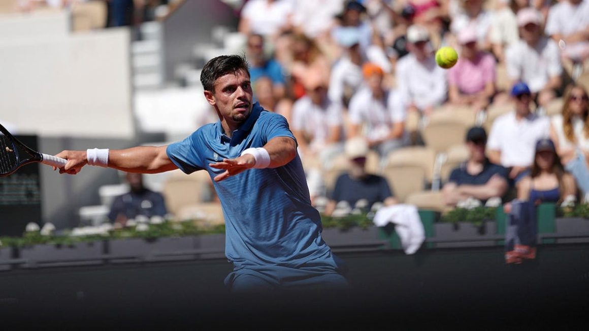 Arthur Gea’s Urgent Break During French Open Match