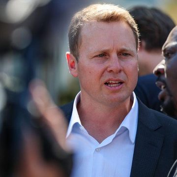 e15e57b3-6e31-4bb1-9907-8a9cff3abebf Spencer Pratt Criticizes Karen Bass Amidst Los Angeles Homelessness Controversy