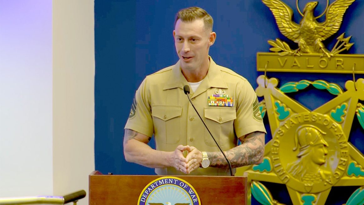 e38844a0-c8cd-4c79-9a9f-18a2914ad0a9 Johnny “Joey” Jones Reenlists in the Marine Corps