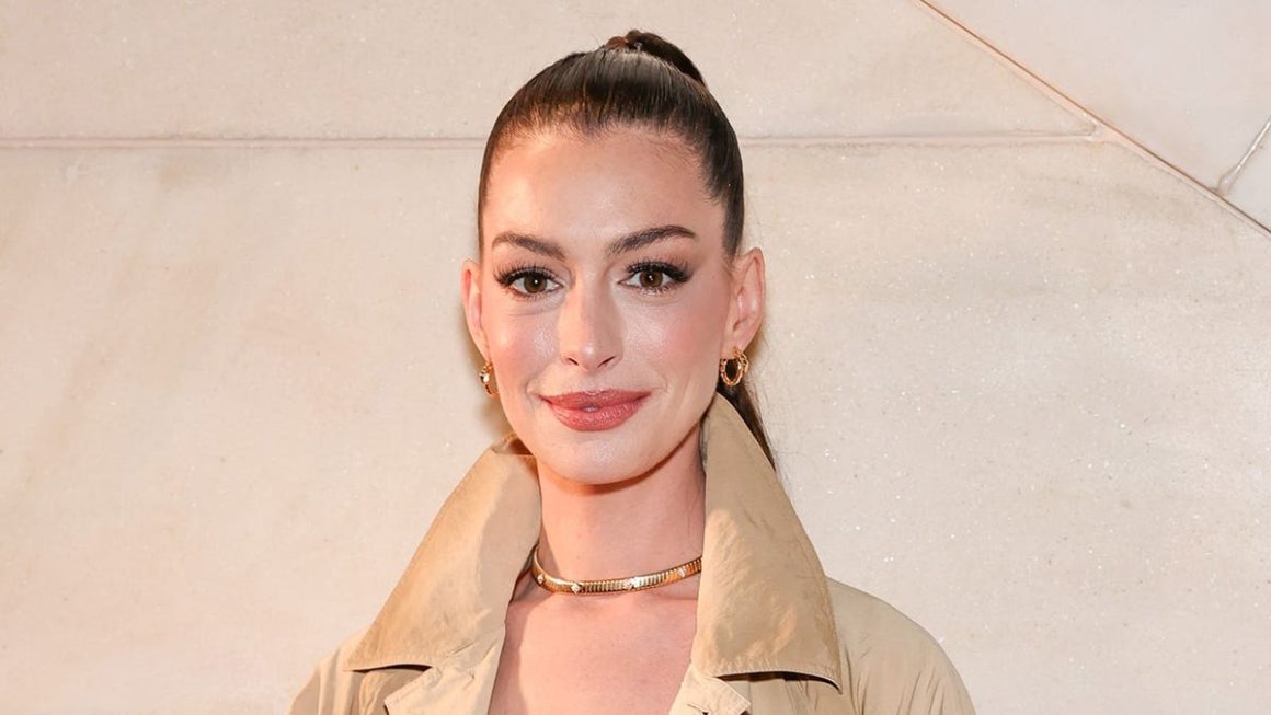 Anne Hathaway’s Journey with Vision Loss and Surgery