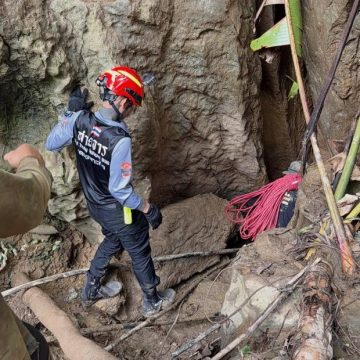 Rescue Efforts Underway for Seven Trapped in Laos Cave
