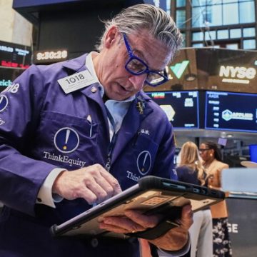 AI Stocks’ Volatility Leads to Wall Street Fluctuations
