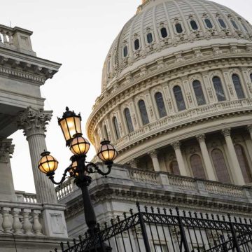 House Approves Labor Bill to Expedite Contract Negotiations
