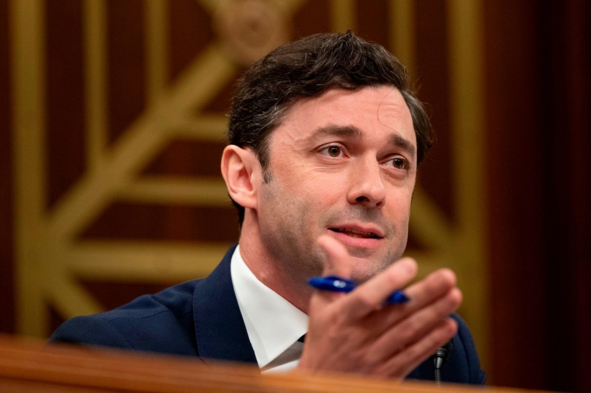 05d71594-01ca-4672-bc7a-4487008cc780 Trump Targets Ossoff in Georgia Senate Race