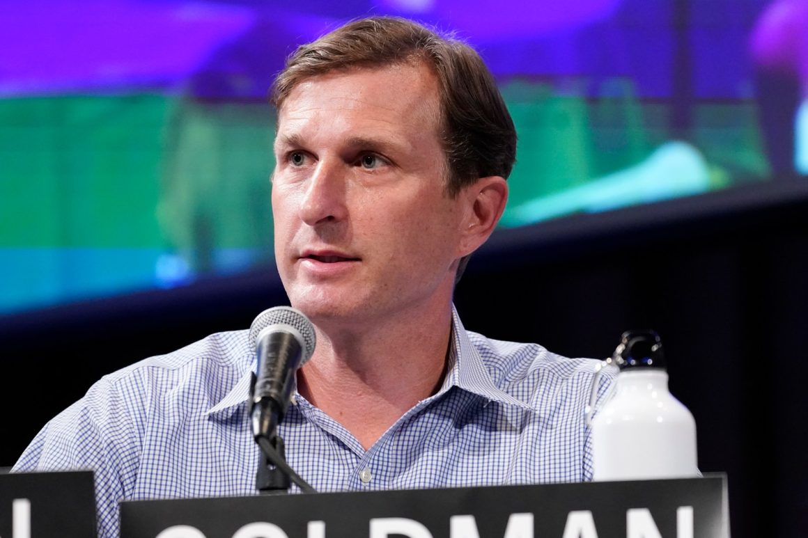 NYC Coffee Shop’s Ban on Congressman Sparks Online Outcry
