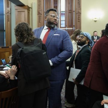 125ca396-dafa-4d05-bc2d-aca0b9398832 Illinois Lawmakers Explore Stadium Ownership to Keep Chicago Bears