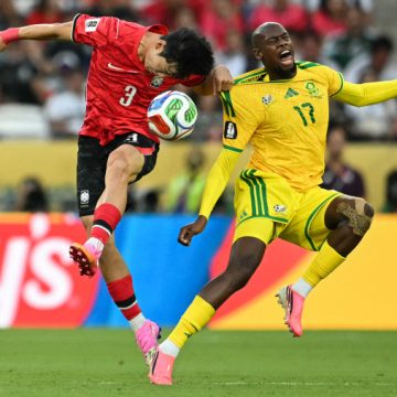 South Africa Advances to World Cup Knockout Stage with Victory Over South Korea