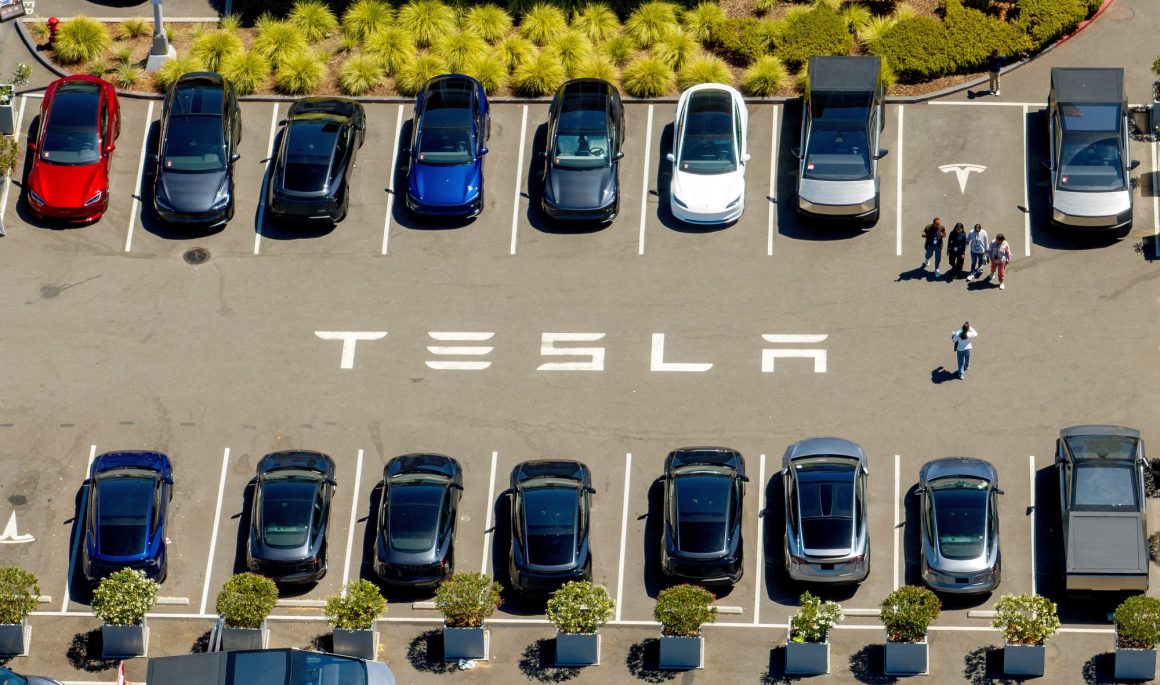 215b5730-681c-498c-b6b8-f0f5e760c33f U.S. Auto Regulator Investigates Deadly Tesla Crash in Texas